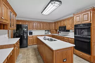 N27W30818 Golf Hills Dr, Delafield, WI 53072 - Photo 10