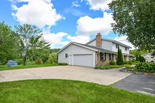 S40W22816 Sommers Hills Dr, Waukesha, WI 53189 - Photo 46