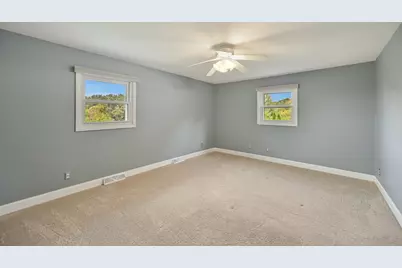 S40W22816  Sommers Hills Dr, Waukesha, WI 53189 - Photo 32