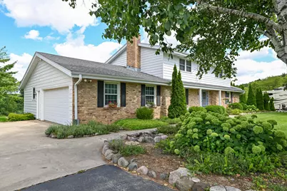S40W22816  Sommers Hills Dr, Waukesha, WI 53189 - Photo 38