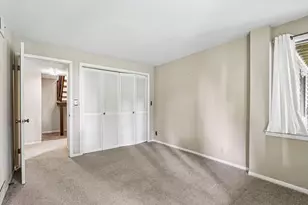 W333S221 Glen Oaks Dr, Delafield, WI 53018 - Photo 30