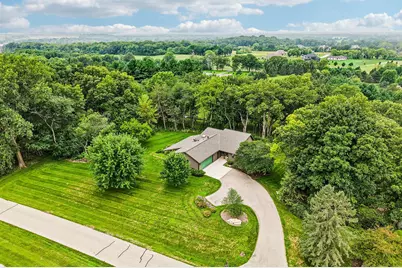 W333S221  Glen Oaks Dr, Delafield, WI 53018 - Photo 10
