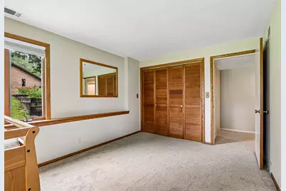 W333S221  Glen Oaks Dr, Delafield, WI 53018 - Photo 28