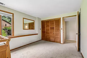 W333S221 Glen Oaks Dr, Delafield, WI 53018 - Photo 28