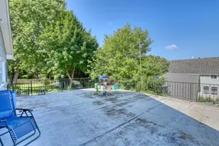 427 W Main St, Newburg, WI 53090 - Photo 26