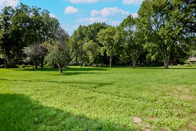 113 N 121st St, Wauwatosa, WI 53226 - Photo 12