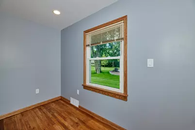 113 N 121st St, Wauwatosa, WI 53226 - Photo 24