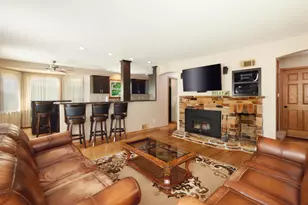 113 N 121st St, Wauwatosa, WI 53226 - Photo 16