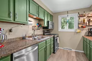 1668 Atlanta Cir, Manitowoc, WI 54220 - Photo 18