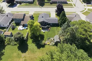 1668 Atlanta Cir, Manitowoc, WI 54220 - Photo 4