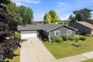 1668 Atlanta Cir, Manitowoc, WI 54220 - Photo 2