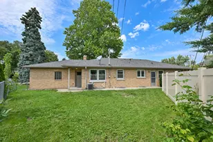 3433 Stratford Ave, Racine, WI 53402 - Photo 4