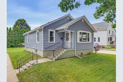 1021  Wilson Ave, Sheboygan, WI 53081 - Photo 2