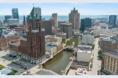 108 W Wells St #2C, Milwaukee, WI 53203 - Photo 44