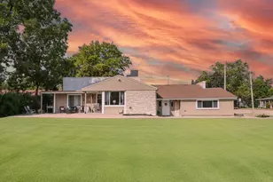 9205 S Chicago Rd, Oak Creek, WI 53154 - Photo 1