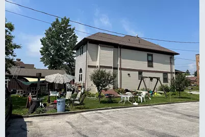 811  State St, Manitowoc, WI 54220 - Photo 2
