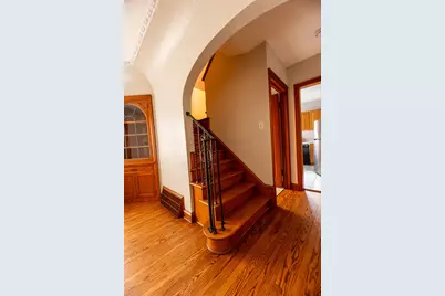 2077 S 107th St, West Allis, WI 53227 - Photo 8