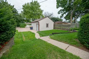 2077 S 107th St, West Allis, WI 53227 - Photo 22