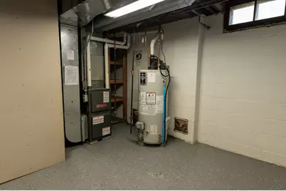 2077 S 107th St, West Allis, WI 53227 - Photo 20