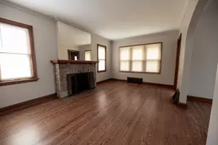 2077 S 107th St, West Allis, WI 53227 - Photo 4