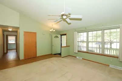 6652 S Scenic Ct, Franklin, WI 53132 - Photo 2