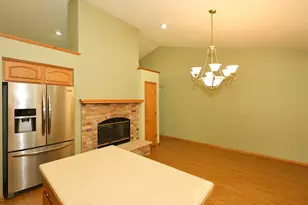 6652 S Scenic Ct, Franklin, WI 53132 - Photo 10