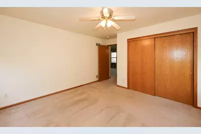6652 S Scenic Ct, Franklin, WI 53132 - Photo 24