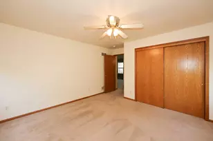 6652 S Scenic Ct, Franklin, WI 53132 - Photo 24