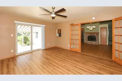 6652 S Scenic Ct, Franklin, WI 53132 - Photo 14