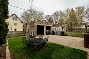 2558 S Brisbane Ave, Milwaukee, WI 53207 - Photo 18