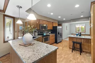 S25W27059 Winnebago Way, Waukesha, WI 53188 - Photo 16