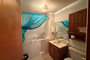 429 10th Pl, Kenosha, WI 53140 - Photo 6