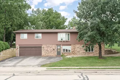 320 N Clark St, Mayville, WI 53050 - Photo 2