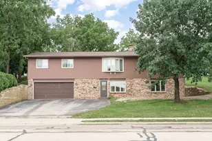 320 N Clark St, Mayville, WI 53050 - Photo 2