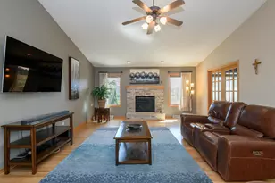 8313 Whitetail Dr, Racine, WI 53406 - Photo 10