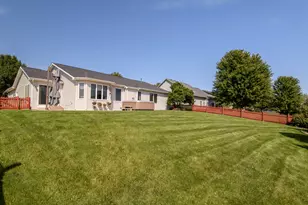 8313 Whitetail Dr, Racine, WI 53406 - Photo 6