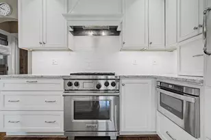 1529 Cass St, La Crosse, WI 54601 - Photo 8