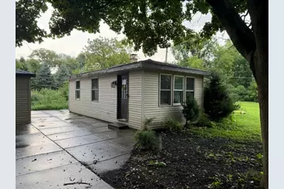7105  Old Spring St, Racine, WI 53406 - Photo 6