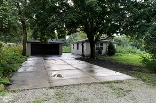 7105 Old Spring St, Racine, WI 53406 - Photo 2