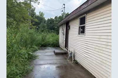 7105  Old Spring St, Racine, WI 53406 - Photo 12