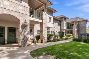 460 N Silverbrook Dr, West Bend, WI 53090 - Photo 26