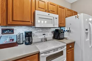460 N Silverbrook Dr, West Bend, WI 53090 - Photo 10