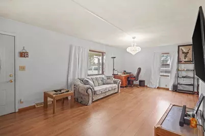3749  Debby Ln, Racine, WI 53126 - Photo 4