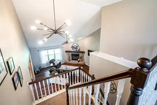 1052 Summer Creek Rd, Oconomowoc, WI 53066 - Photo 16