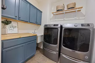 W192N5690 Spencers Pass, Menomonee Falls, WI 53051 - Photo 28