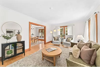 7442  Lincoln Pl, Wauwatosa, WI 53213 - Photo 4