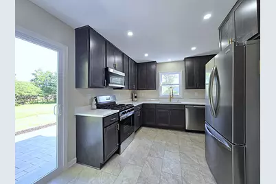 4220 N 162nd St, Brookfield, WI 53005 - Photo 6