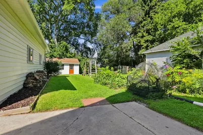 1004 N 37th St, Sheboygan, WI 53081 - Photo 34