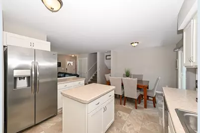 2846 W Briarwood Dr, Franklin, WI 53132 - Photo 14
