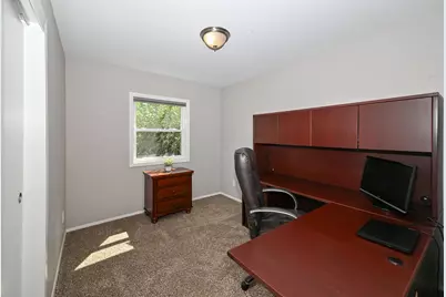 2846 W Briarwood Dr, Franklin, WI 53132 - Photo 22